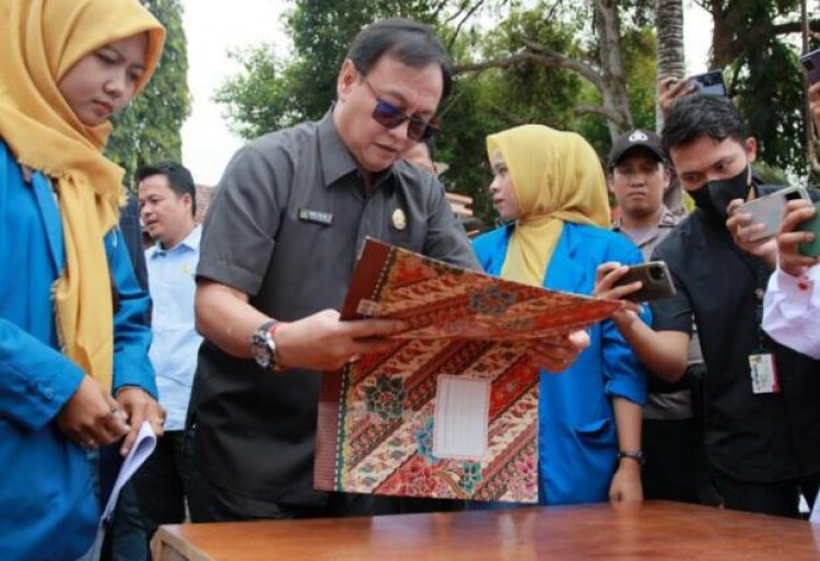 Ketua, Waka I dan Anggota DPRD Kabupaten Bengkulu Selatan Terima Aspirasi Mahasiswa